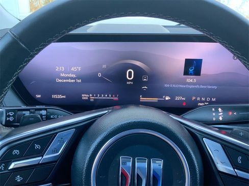 Used 2025 Buick Envision Preferred image 12