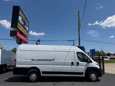 Used 2025 RAM ProMaster 3500 w/ Convenience Group FWD image 13