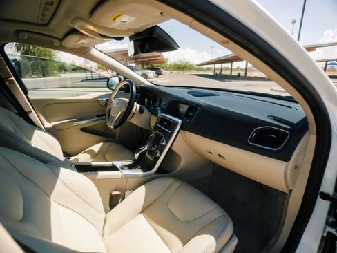 Used 2016 Volvo S60 T5 Premier w/ Convenience Package image 15