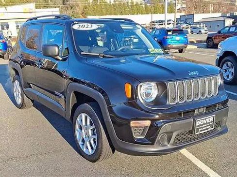 Certified 2023 Jeep Renegade Latitude w/ Sun/Sound Group image 2