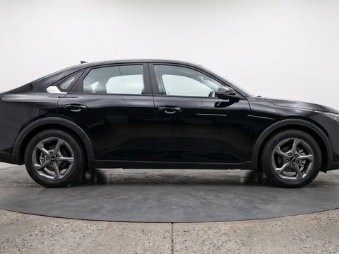 Used 2025 Kia K4 LXS image 11