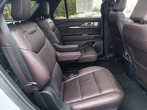 Used 2025 Ford Explorer Platinum w/ LUX Leather Package AWD/4WD image 22