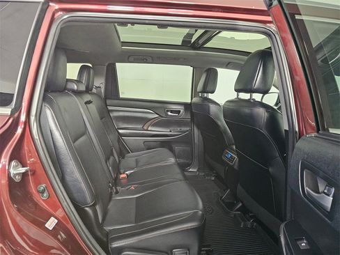 Used 2018 Toyota Highlander Limited Platinum image 13