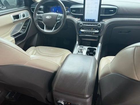 Used 2020 Ford Explorer Platinum w/ Premium Technology Package AWD/4WD image 43