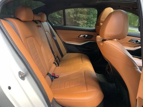 Used 2021 BMW 330i Sedan w/ M Sport Package RWD image 18