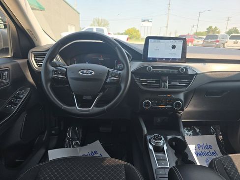 Used 2023 Ford Escape Active AWD/4WD image 17