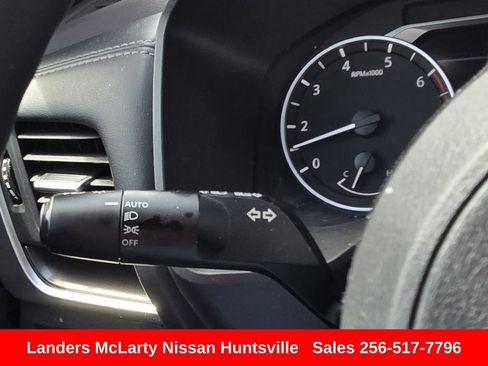 Used 2023 Nissan Rogue SV image 25