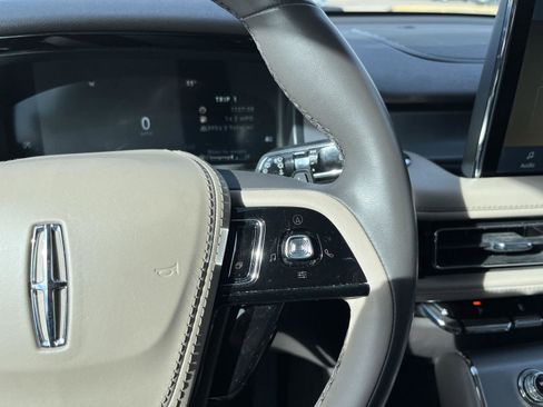 Used 2023 Lincoln Aviator AWD w/ Elements Package image 19