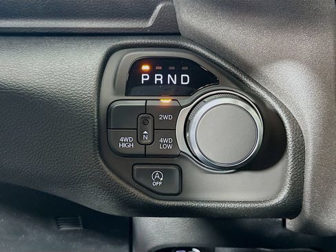 New 2026 RAM 1500 Express AWD/4WD image 16