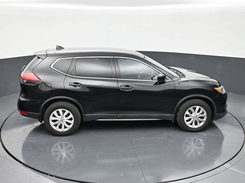 Used 2020 Nissan Rogue S image 17