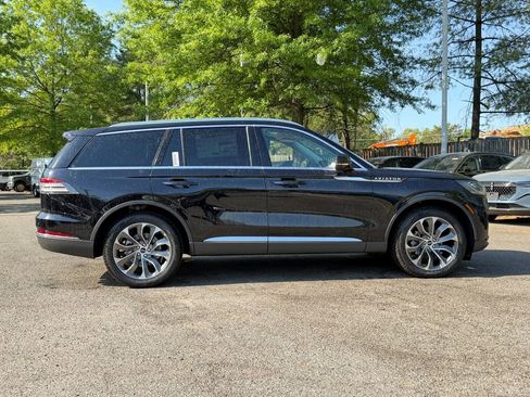 New 2026 Lincoln Aviator Reserve AWD/4WD image 2