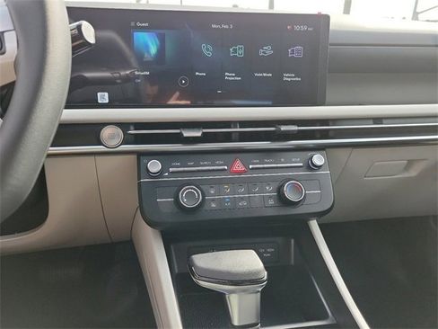 New 2025 Hyundai Tucson SE image 11