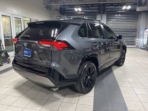 Used 2024 Toyota RAV4 SE image 5