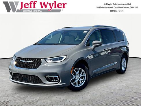 Used 2021 Chrysler Pacifica Touring-L FWD image 1