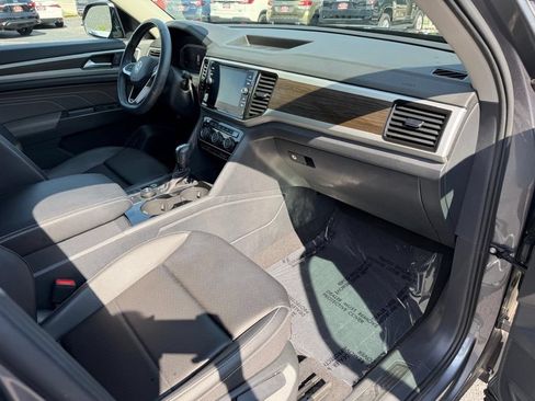 Used 2023 Volkswagen Atlas SE AWD/4WD image 33