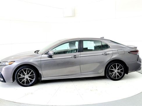 Certified 2023 Toyota Camry SE AWD/4WD image 3