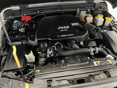 Used 2022 Jeep Gladiator Overland w/ Popular Equipment Package image 20