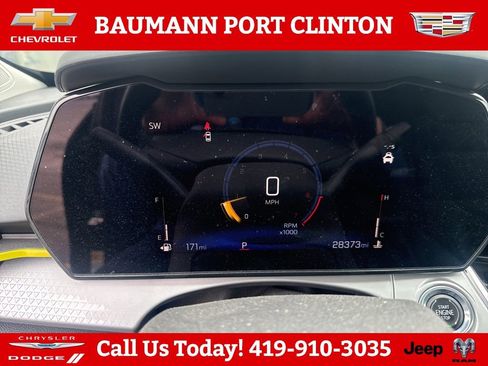 Used 2024 Chevrolet Trax LT w/ Sunroof Package FWD image 10