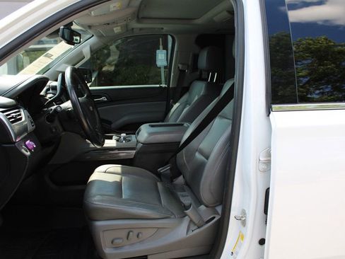 Used 2018 Chevrolet Suburban LT RWD image 13