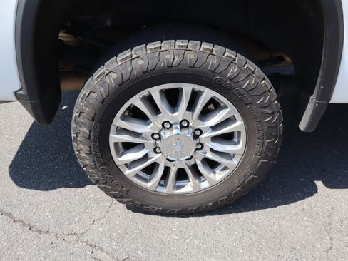 Used 2020 Chevrolet Silverado 3500 High Country w/ Z71 Off-Road Package AWD/4WD image 42