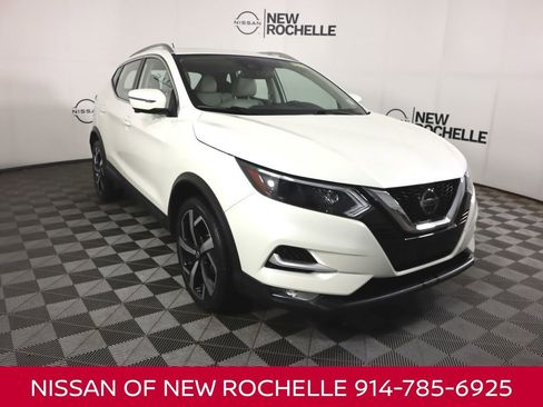 Used 2022 Nissan Rogue Sport SL w/ Premium Package image 1