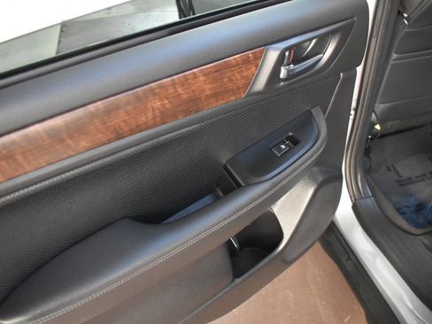 Used 2016 Subaru Outback 3.6R Limited image 42