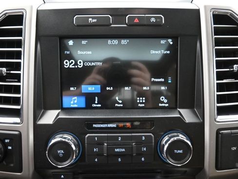 Used 2016 Ford F150 Lariat w/ Equipment Group 501A Mid RWD image 9