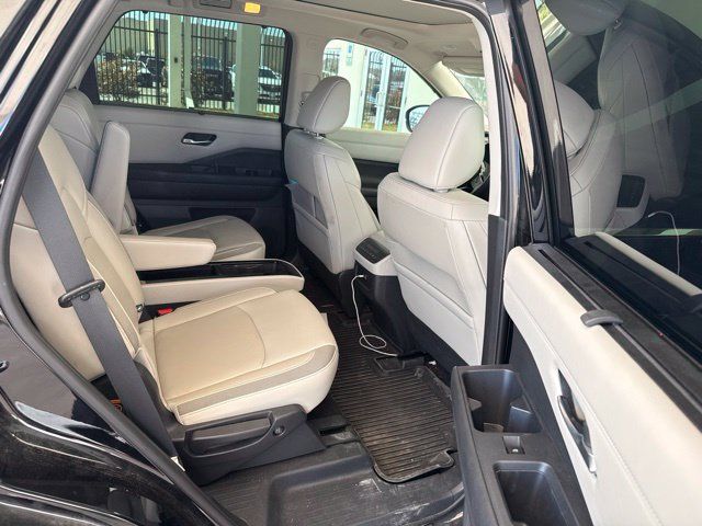 Used 2022 Nissan Pathfinder SL w/ SL Premium Package FWD image 14