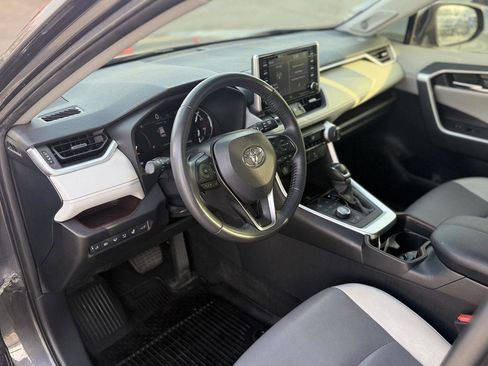 Used 2020 Toyota RAV4 Limited image 13