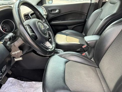 Used 2019 Jeep Compass Latitude AWD/4WD image 9