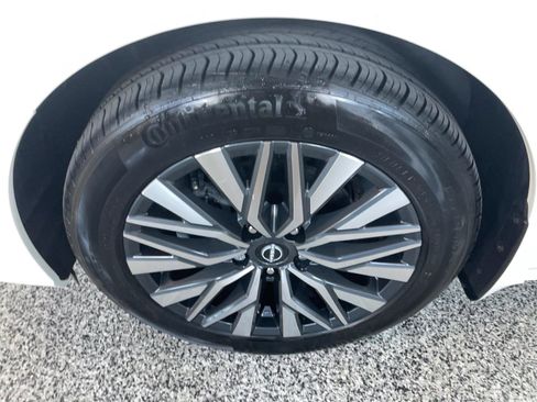 Used 2024 Nissan Altima 2.5 SV w/ SV Premium Package image 5