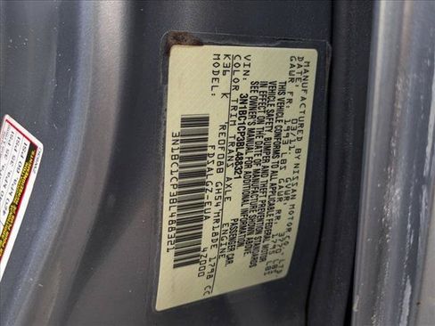 Used 2011 Nissan Versa Hatchback w/ Premium Pkg FWD image 22
