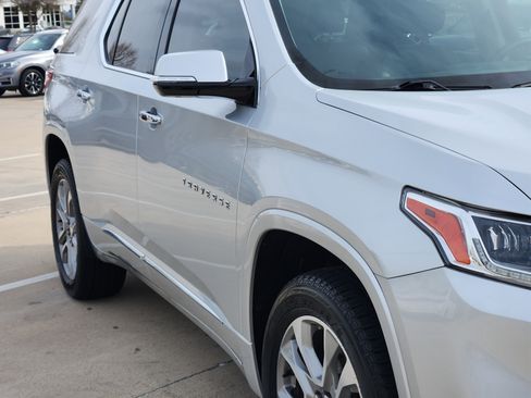 Used 2019 Chevrolet Traverse Premier w/ Driver Confidence II Package image 8