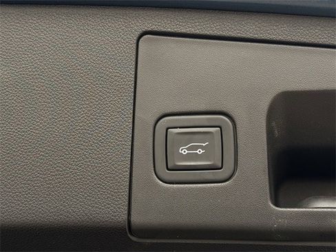 Used 2024 Cadillac XT4 Premium Luxury image 32