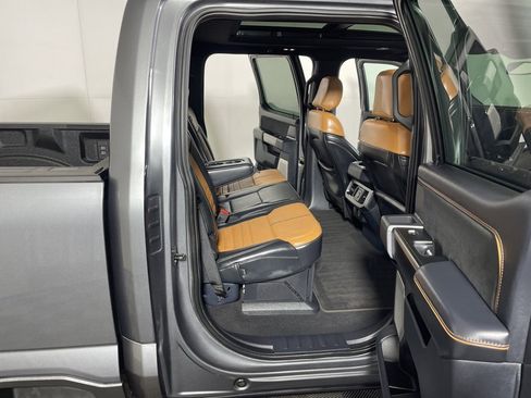 Used 2024 Ford F350 Platinum image 23