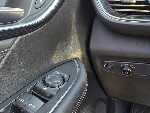 Used 2023 Buick Envision Preferred image 21