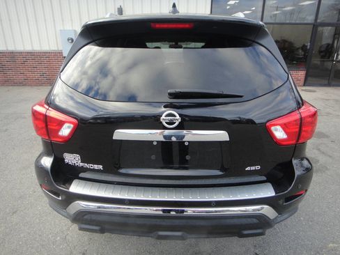 Used 2020 Nissan Pathfinder S image 5