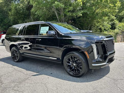 New 2026 Cadillac Escalade ESV Luxury AWD/4WD image 12