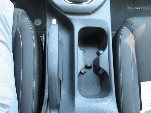 Used 2018 Hyundai Elantra GT FWD image 26
