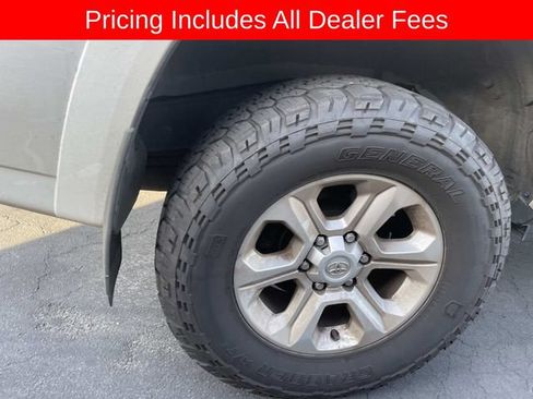 Used 2023 Toyota 4Runner SR5 AWD/4WD image 8