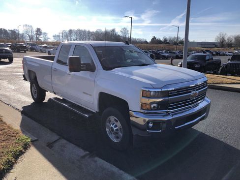 Used 2016 Chevrolet Silverado 2500 LT w/ LT Convenience Package image 8