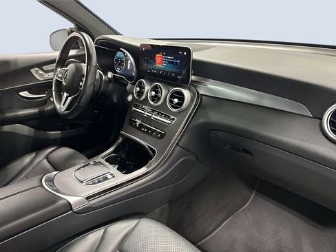 Used 2021 Mercedes-Benz GLC 300 4MATIC image 11