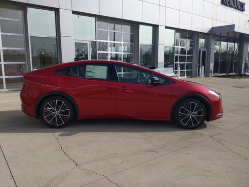 New 2026 Toyota Prius XLE image 10