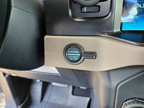 Used 2022 Ford Bronco Wildtrak image 19