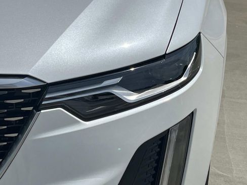 Used 2025 Cadillac XT6 Premium Luxury image 10