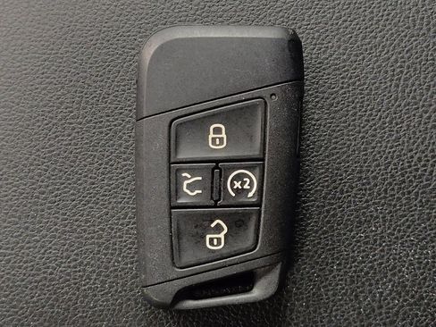 Used 2023 Volkswagen Tiguan SEL R-Line AWD/4WD image 32