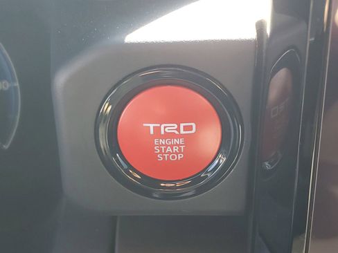 Used 2025 Toyota Tacoma TRD Sport RWD image 28