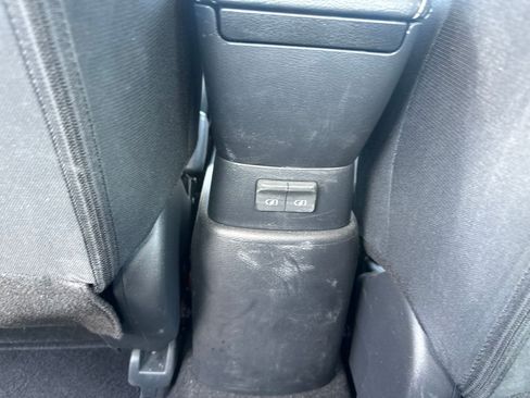 Used 2022 Nissan Versa S FWD image 13