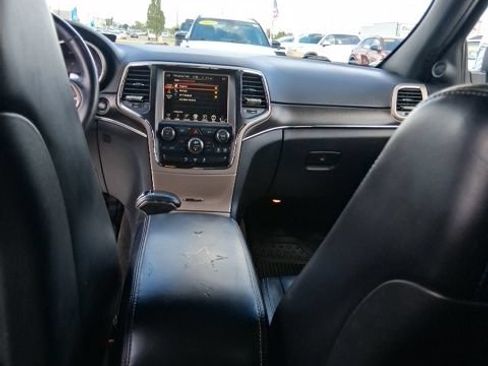 Used 2015 Jeep Grand Cherokee Limited w/ Trailer Tow Group IV AWD/4WD image 25