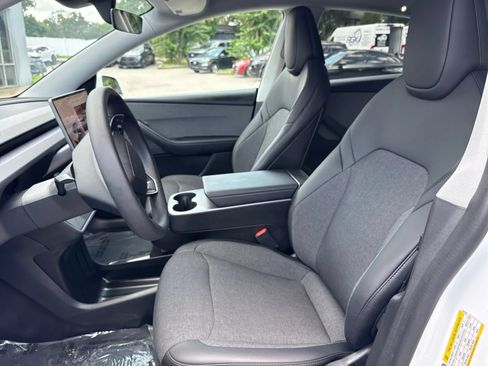 Used 2026 Tesla Model Y Long Range AWD/4WD image 12